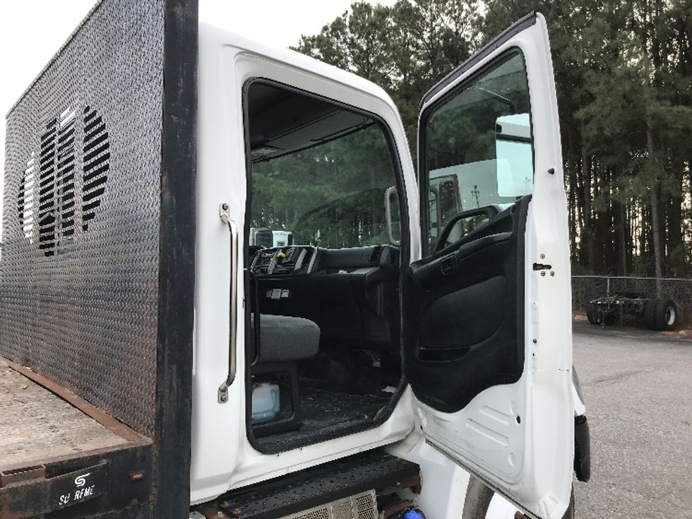 Flatbed Truck-Light and Medium Duty Trucks-Hino-2019-268-Chesapeake-VA-110,273\n\t\tmiles-$ 55,500 - Image 20