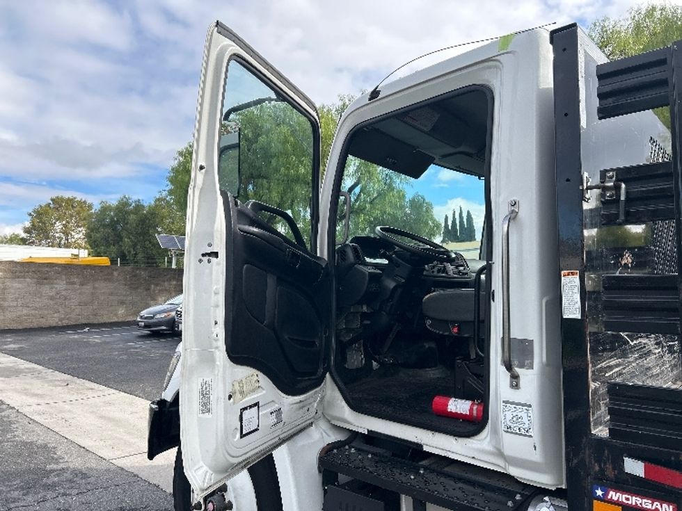 Flatbed Truck-Light and Medium Duty Trucks-Hino-2019-268-City Of Industry-CA-45,416\n\t\tmiles-$ 62,000 - Image 16
