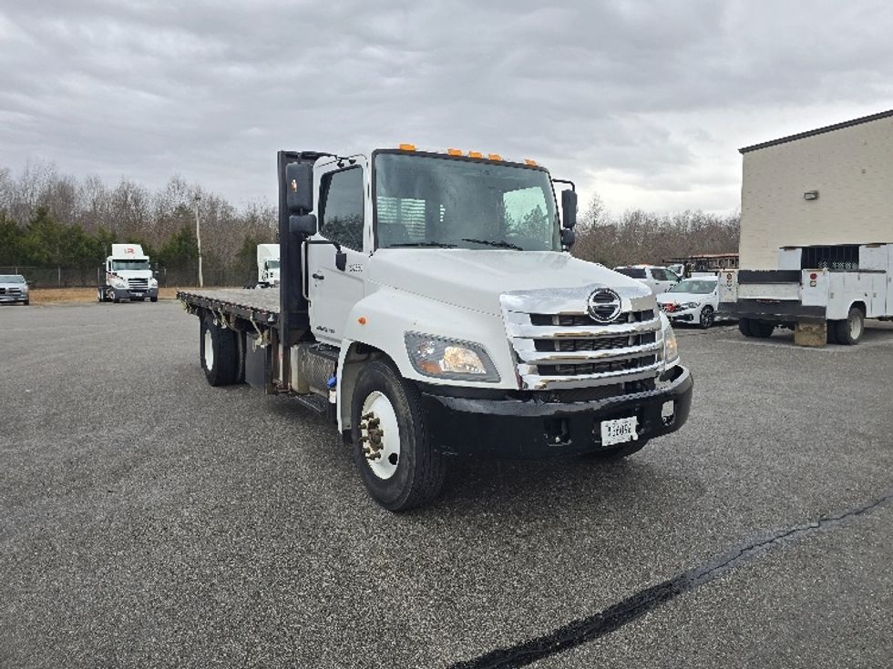 Flatbed Truck-Light and Medium Duty Trucks-Hino-2019-268-Cookeville-TN-123,121\n\t\tmiles-$ 47,250 - Image 1
