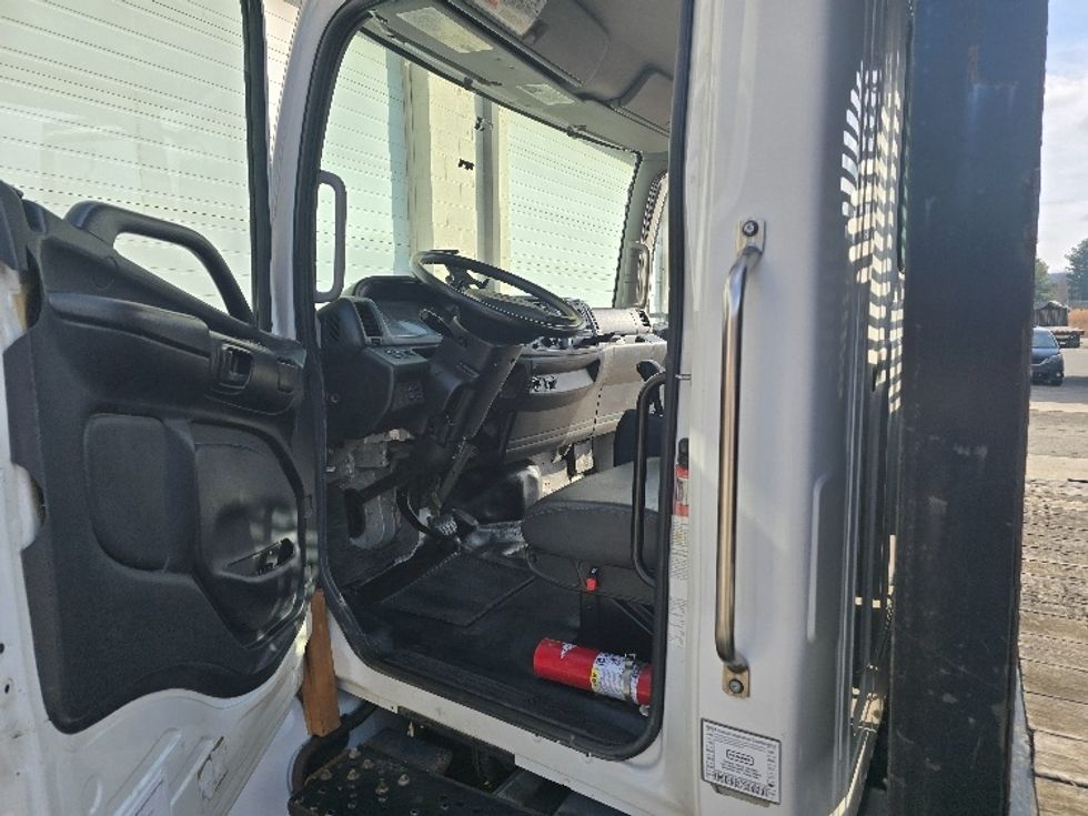 Flatbed Truck-Light and Medium Duty Trucks-Hino-2019-268-Cookeville-TN-123,121\n\t\tmiles-$ 47,250 - Image 12