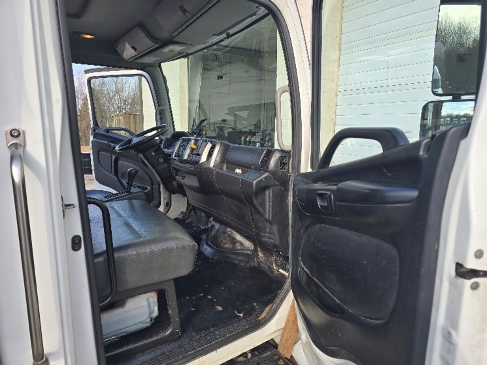 Flatbed Truck-Light and Medium Duty Trucks-Hino-2019-268-Cookeville-TN-123,121\n\t\tmiles-$ 47,250 - Image 16