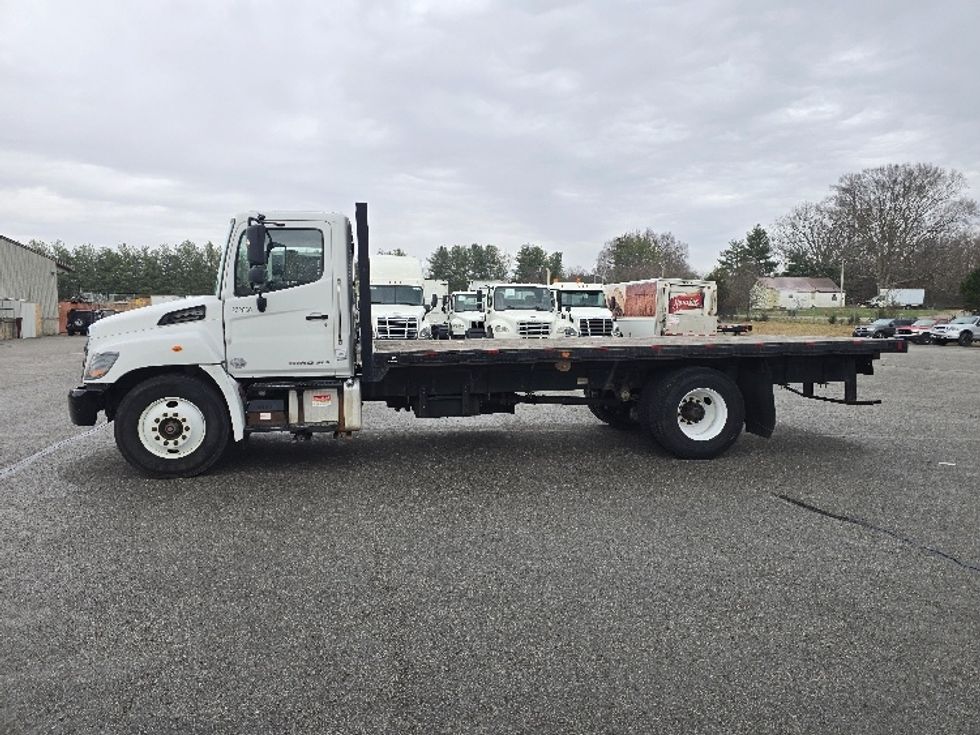 Flatbed Truck-Light and Medium Duty Trucks-Hino-2019-268-Cookeville-TN-123,121\n\t\tmiles-$ 47,250 - Image 4
