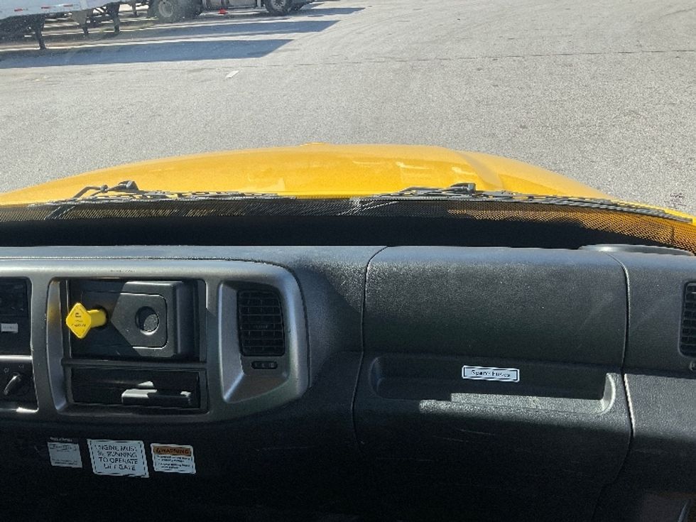 Flatbed Truck-Light and Medium Duty Trucks-Hino-2019-268-Earth City-MO-98,711\n\t\tmiles-$ 62,250 - Image 16