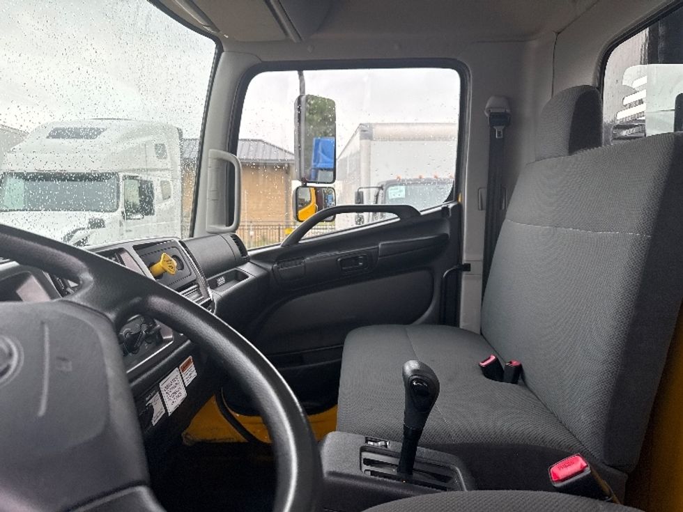 Flatbed Truck-Light and Medium Duty Trucks-Hino-2019-268-East Chicago-IN-132,649\n\t\tmiles-$ 53,250 - Image 19