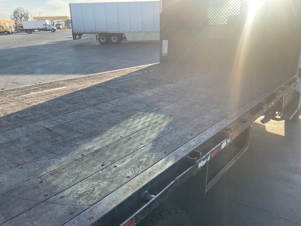 Flatbed Truck-Light and Medium Duty Trucks-Hino-2019-268-Fontana-CA-100,733\n\t\tmiles-$ 50,000 - Image 11