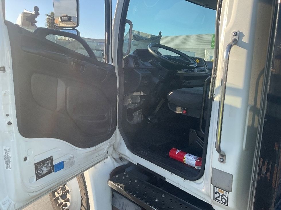 Flatbed Truck-Light and Medium Duty Trucks-Hino-2019-268-Fontana-CA-100,733\n\t\tmiles-$ 50,000 - Image 16