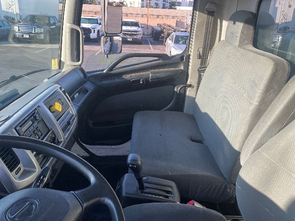 Flatbed Truck-Light and Medium Duty Trucks-Hino-2019-268-Fontana-CA-100,733\n\t\tmiles-$ 50,000 - Image 19