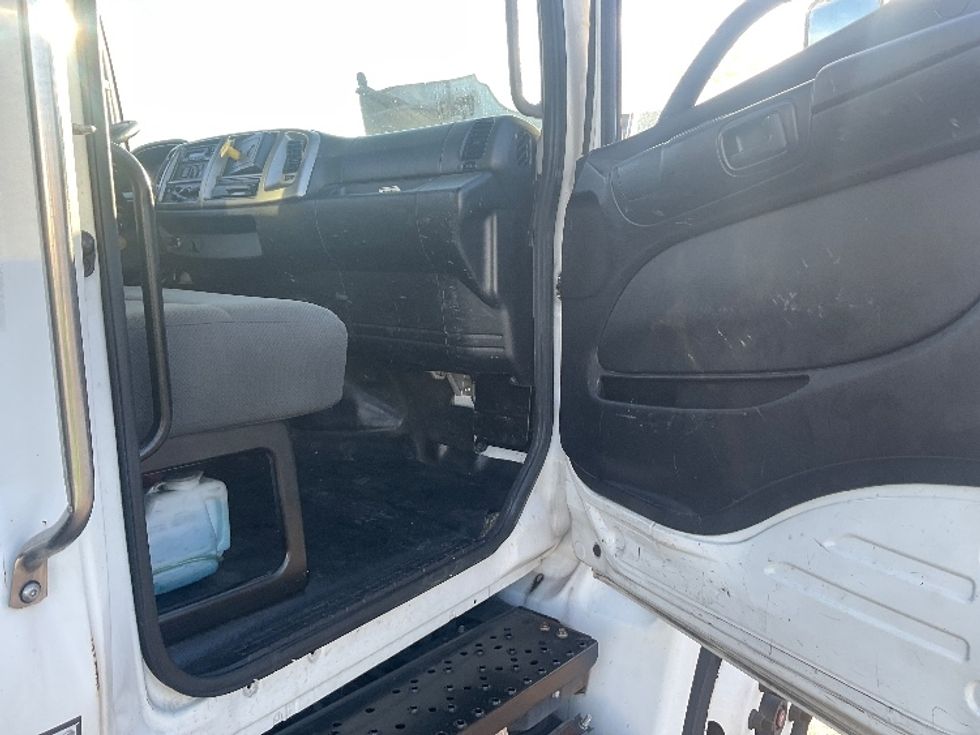 Flatbed Truck-Light and Medium Duty Trucks-Hino-2019-268-Fontana-CA-100,733\n\t\tmiles-$ 50,000 - Image 20