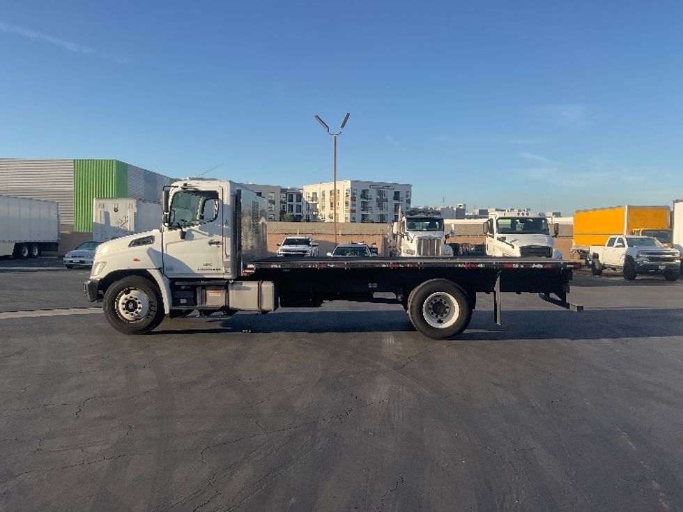Flatbed Truck-Light and Medium Duty Trucks-Hino-2019-268-Fontana-CA-100,733\n\t\tmiles-$ 50,000 - Image 4