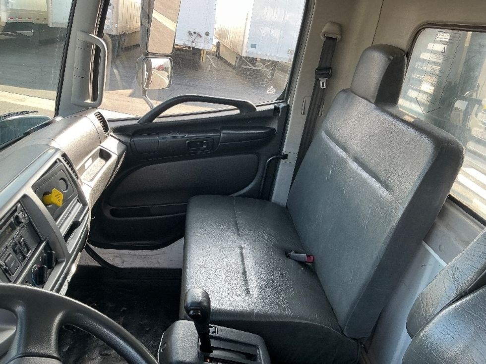 Flatbed Truck-Light and Medium Duty Trucks-Hino-2019-268-Fontana-CA-111,002\n\t\tmiles-$ 57,000 - Image 19