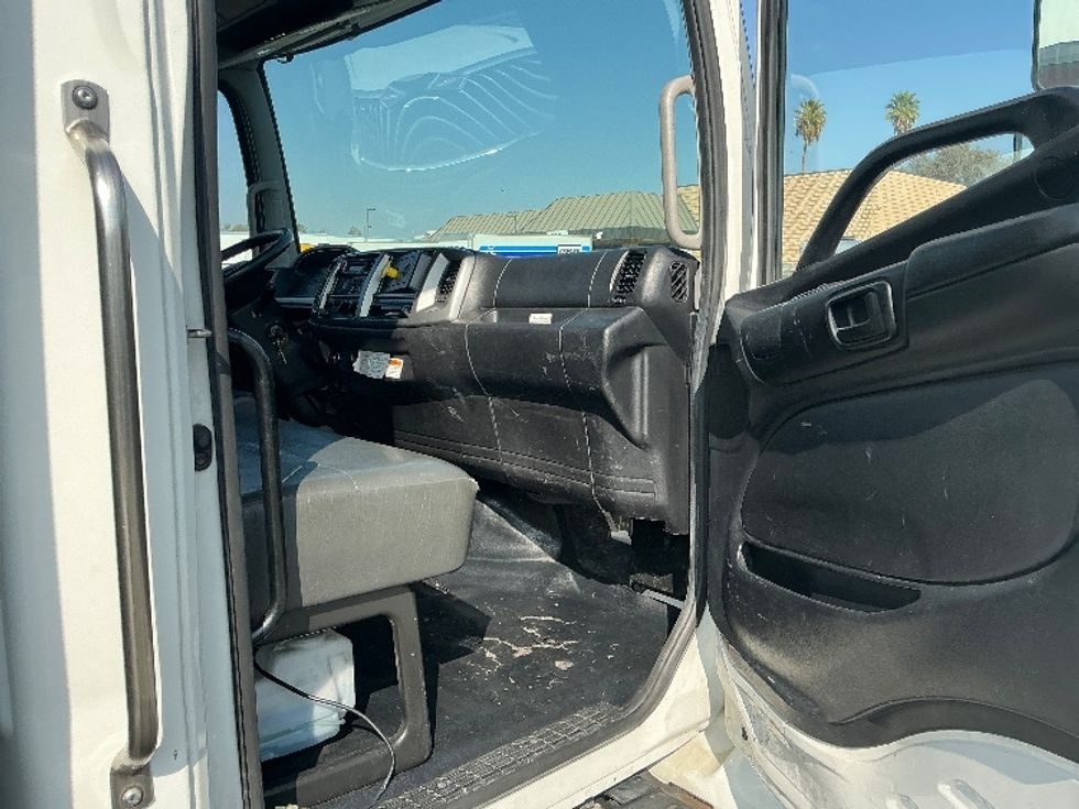 Flatbed Truck-Light and Medium Duty Trucks-Hino-2019-268-Fontana-CA-111,002\n\t\tmiles-$ 57,000 - Image 20