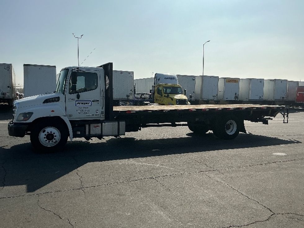 Flatbed Truck-Light and Medium Duty Trucks-Hino-2019-268-Fontana-CA-111,002\n\t\tmiles-$ 57,000 - Image 4