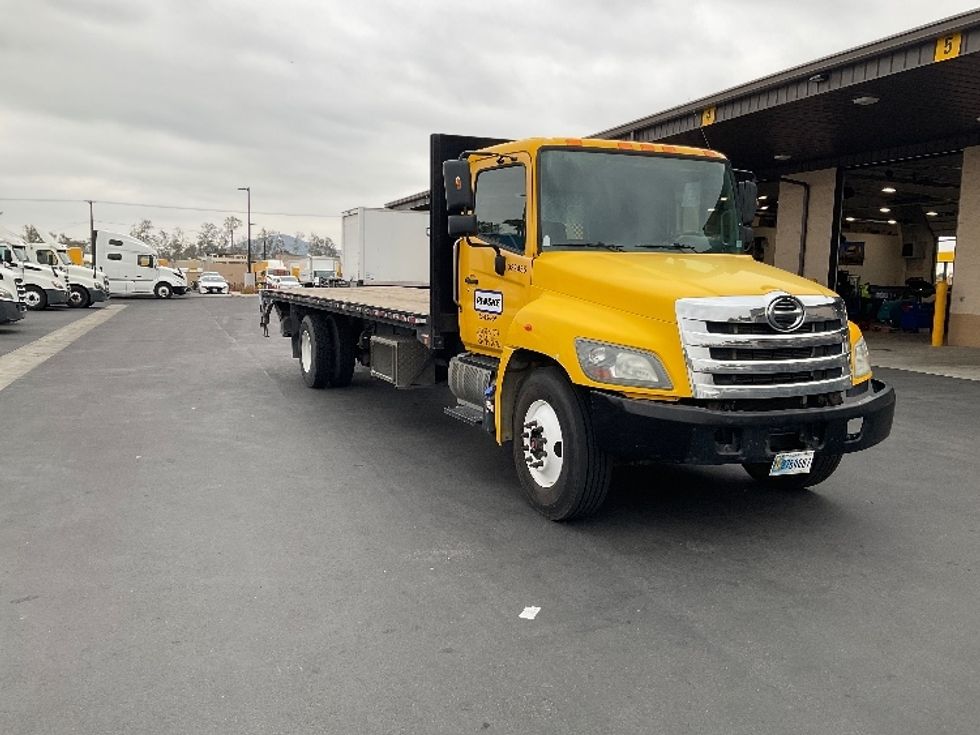 Flatbed Truck-Light and Medium Duty Trucks-Hino-2019-268-Fontana-CA-120,989\n\t\tmiles-$ 59,750 - Image 1