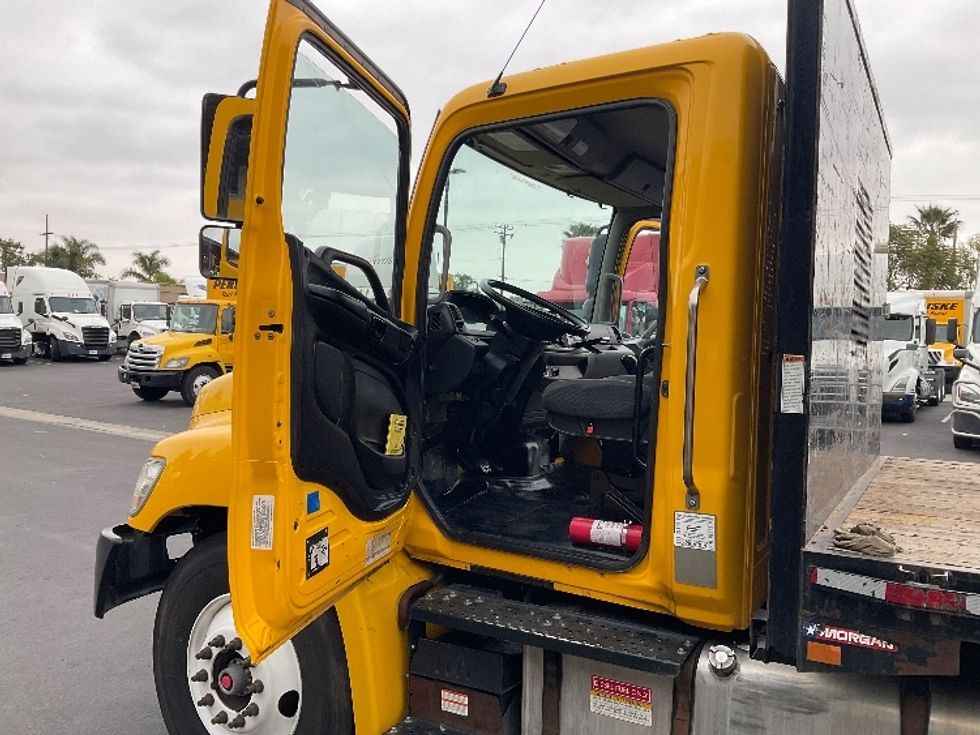 Flatbed Truck-Light and Medium Duty Trucks-Hino-2019-268-Fontana-CA-120,989\n\t\tmiles-$ 59,750 - Image 14