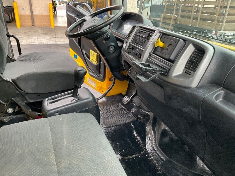 Flatbed Truck-Light and Medium Duty Trucks-Hino-2019-268-Fontana-CA-120,989\n\t\tmiles-$ 59,750 - Image 20