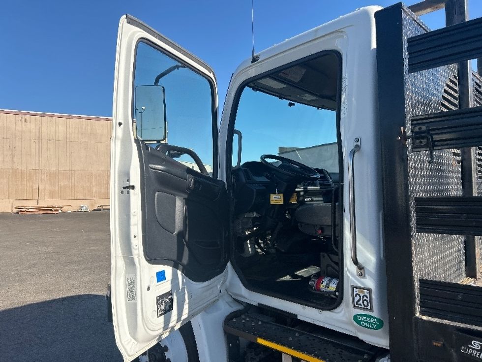 Flatbed Truck-Light and Medium Duty Trucks-Hino-2019-268-Fontana-CA-33,807\n\t\tmiles-$ 56,250 - Image 16