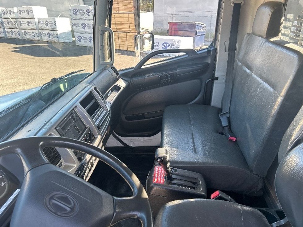 Flatbed Truck-Light and Medium Duty Trucks-Hino-2019-268-Fontana-CA-33,807\n\t\tmiles-$ 56,250 - Image 19
