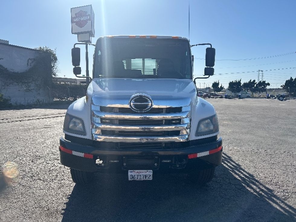 Flatbed Truck-Light and Medium Duty Trucks-Hino-2019-268-Fontana-CA-33,807\n\t\tmiles-$ 56,250 - Image 2