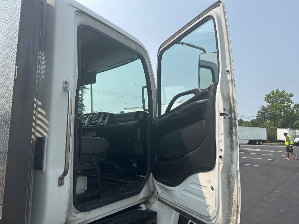 Flatbed Truck-Light and Medium Duty Trucks-Hino-2019-268-Jessup-MD-200,351\n\t\tmiles-$ 35,500 - Image 16