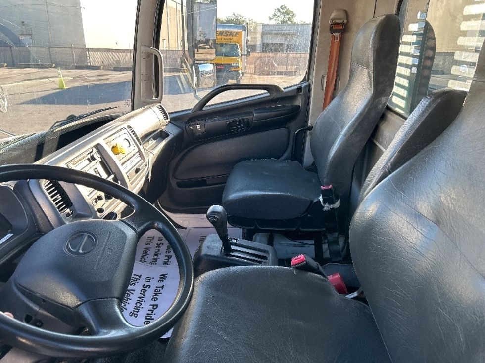 Flatbed Truck-Light and Medium Duty Trucks-Hino-2019-268-Katy-TX-192,267\n\t\tmiles-$ 43,750 - Image 14
