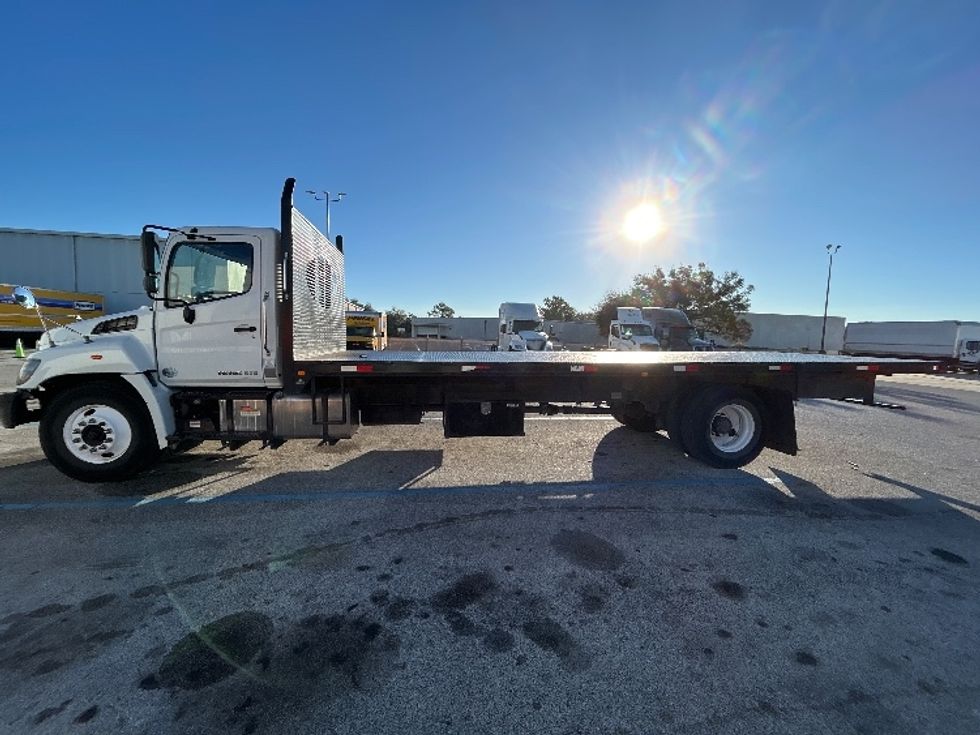 Flatbed Truck-Light and Medium Duty Trucks-Hino-2019-268-Katy-TX-192,267\n\t\tmiles-$ 43,750 - Image 4