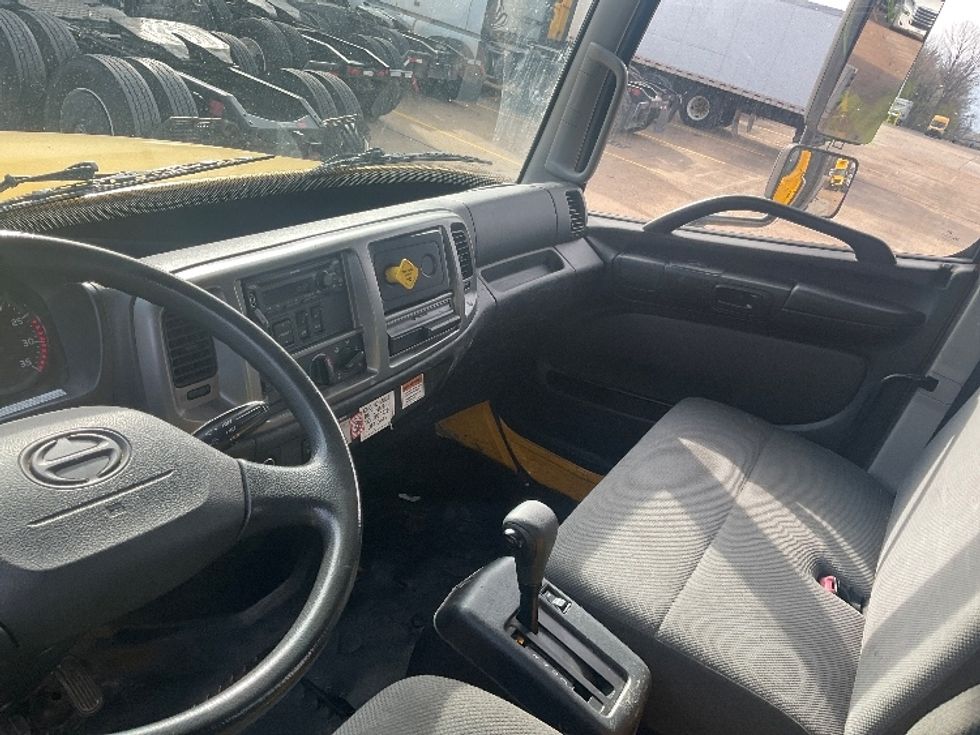 Flatbed Truck-Light and Medium Duty Trucks-Hino-2019-268-Nashville-TN-196,064\n\t\tmiles-$ 52,750 - Image 15