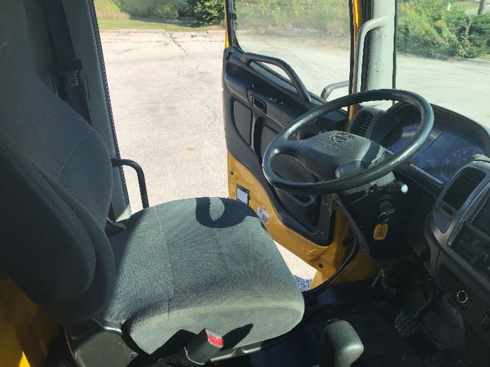 Flatbed Truck-Light and Medium Duty Trucks-Hino-2019-268-Omaha-NE-90,270\n\t\tmiles-$ 56,500 - Image 16