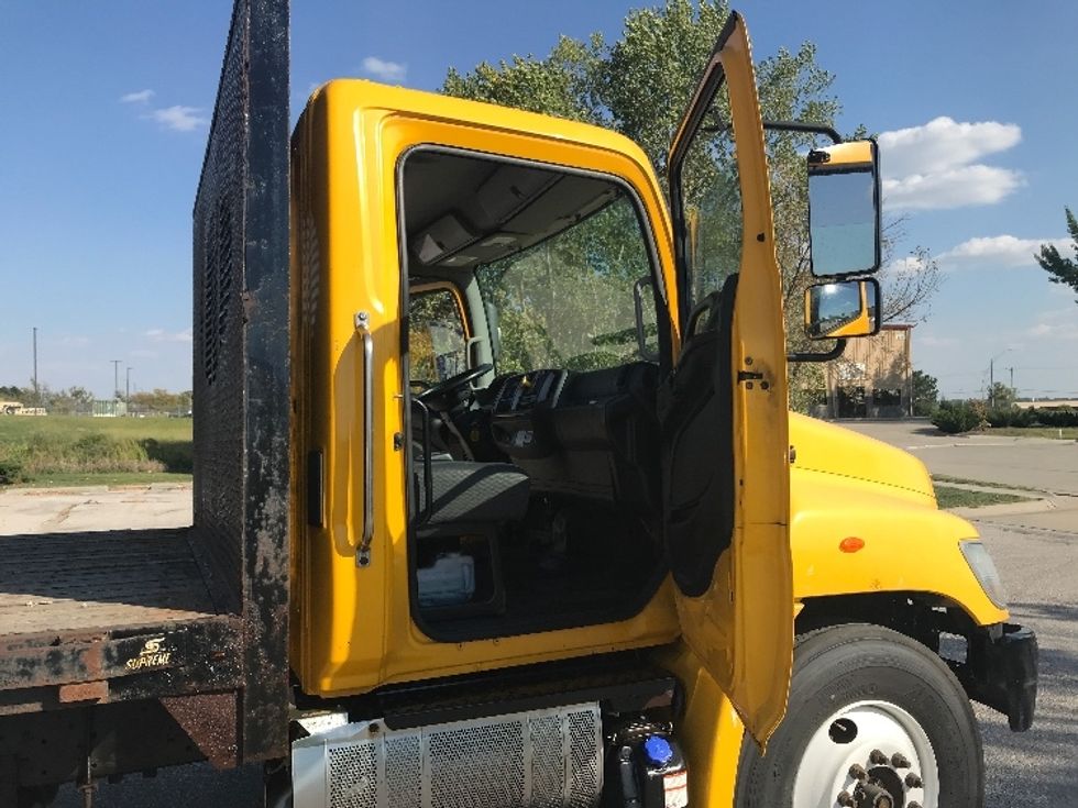Flatbed Truck-Light and Medium Duty Trucks-Hino-2019-268-Omaha-NE-90,270\n\t\tmiles-$ 56,500 - Image 18