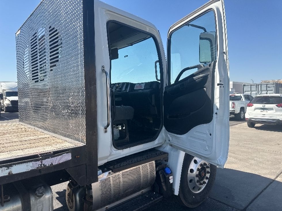 Flatbed Truck-Light and Medium Duty Trucks-Hino-2019-268-Phoenix-AZ-175,774\n\t\tmiles-$ 44,500 - Image 17