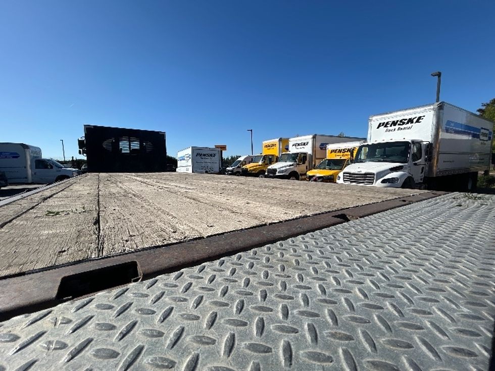 Flatbed Truck-Light and Medium Duty Trucks-Hino-2019-268-Portland-OR-113,020\n\t\tmiles-$ 56,000 - Image 12