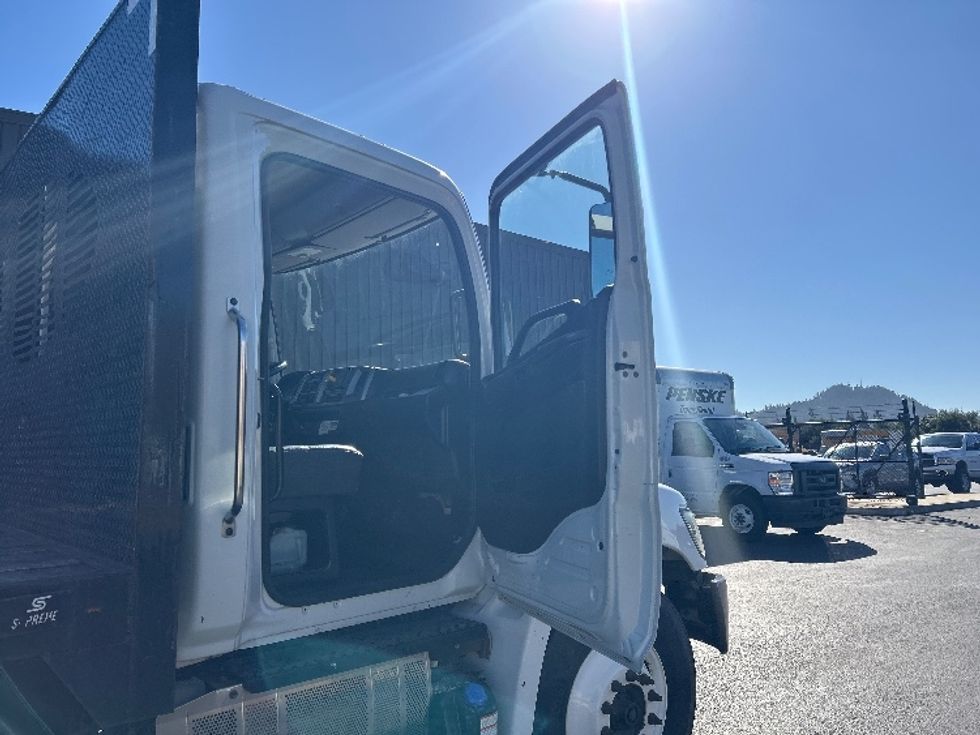 Flatbed Truck-Light and Medium Duty Trucks-Hino-2019-268-Portland-OR-113,020\n\t\tmiles-$ 56,000 - Image 20
