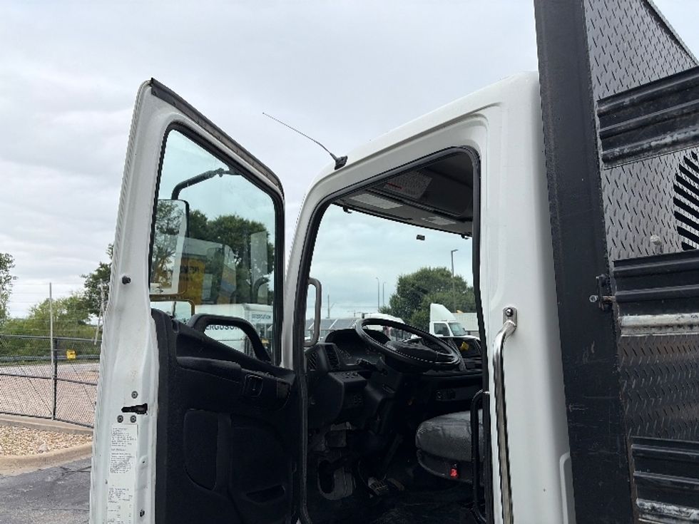 Flatbed Truck-Light and Medium Duty Trucks-Hino-2019-268-San Antonio-TX-102,974\n\t\tmiles-$ 53,750 - Image 13