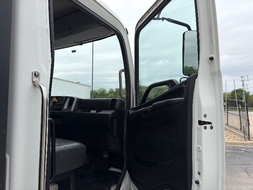 Flatbed Truck-Light and Medium Duty Trucks-Hino-2019-268-San Antonio-TX-102,974\n\t\tmiles-$ 53,750 - Image 17