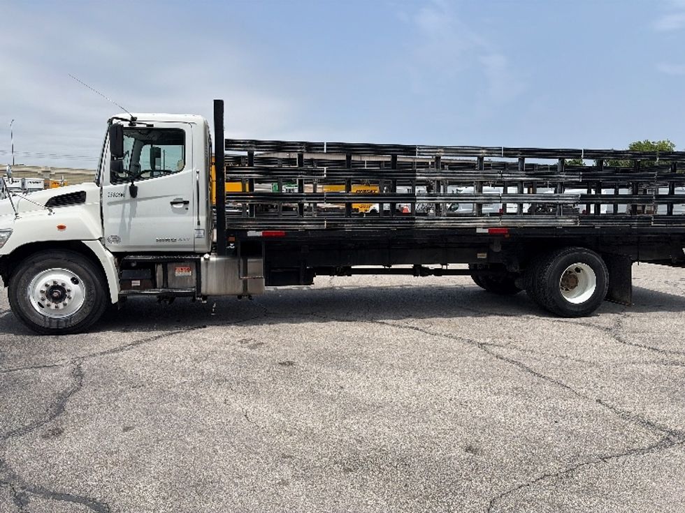 Flatbed Truck-Light and Medium Duty Trucks-Hino-2019-268-San Antonio-TX-102,974\n\t\tmiles-$ 53,750 - Image 4
