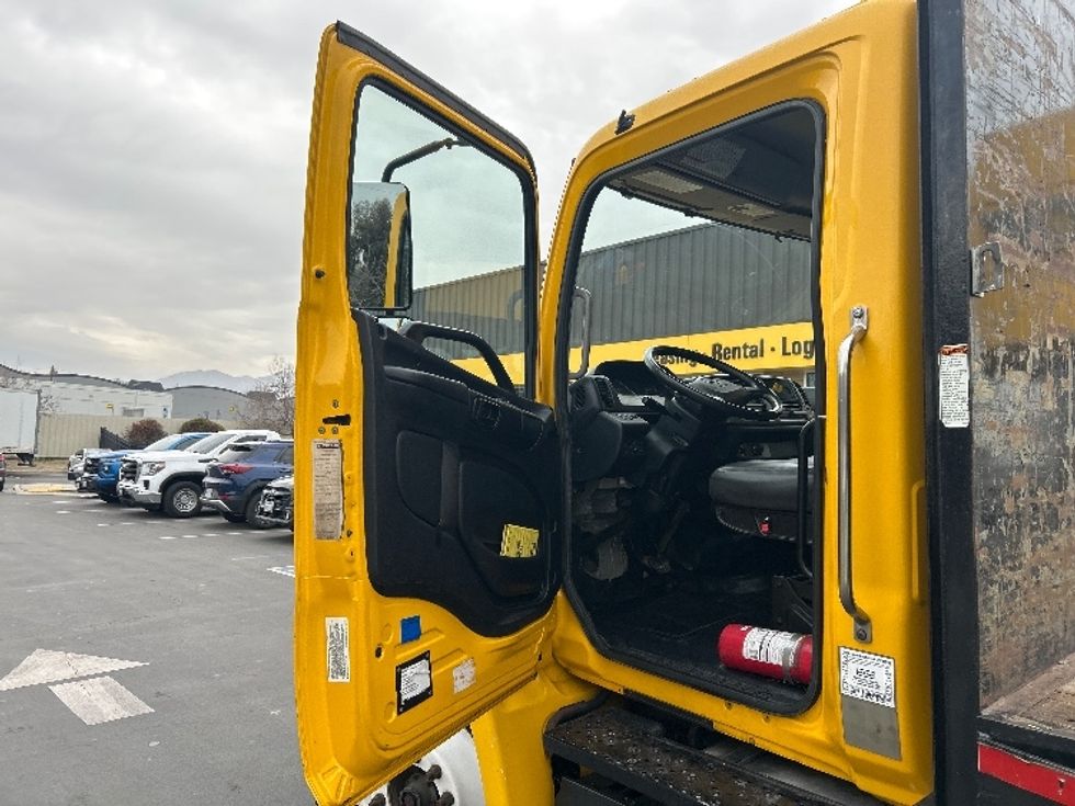 Flatbed Truck-Light and Medium Duty Trucks-Hino-2019-268-Sun Valley-CA-135,588\n\t\tmiles-$ 56,000 - Image 16