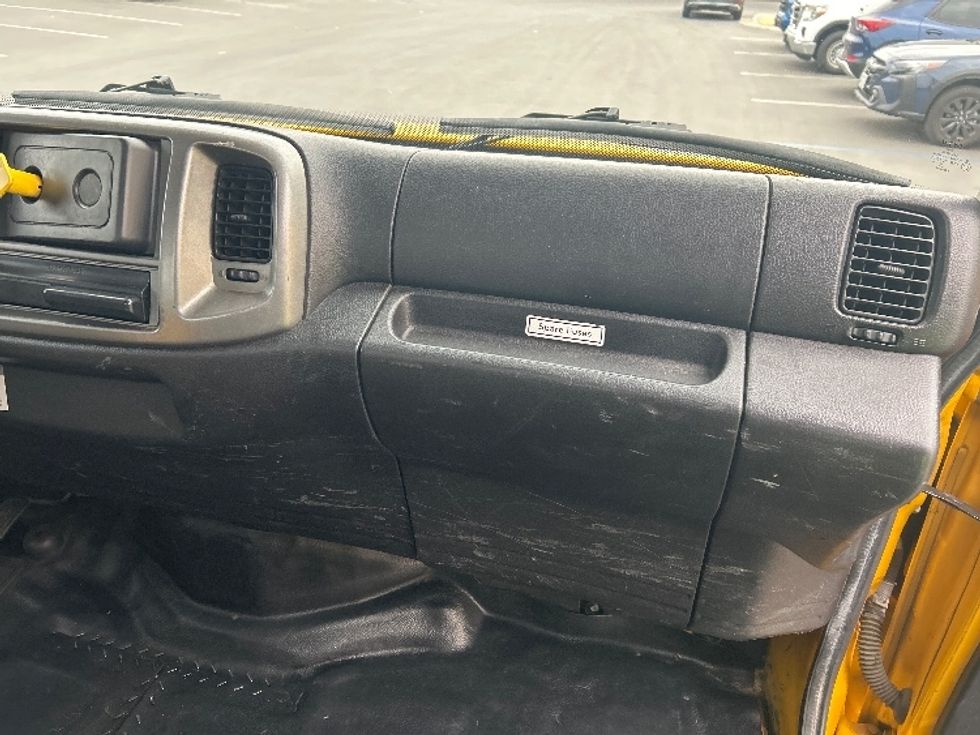 Flatbed Truck-Light and Medium Duty Trucks-Hino-2019-268-Sun Valley-CA-135,588\n\t\tmiles-$ 56,000 - Image 21