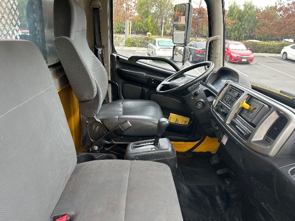 Flatbed Truck-Light and Medium Duty Trucks-Hino-2019-268-Sun Valley-CA-135,588\n\t\tmiles-$ 56,000 - Image 22