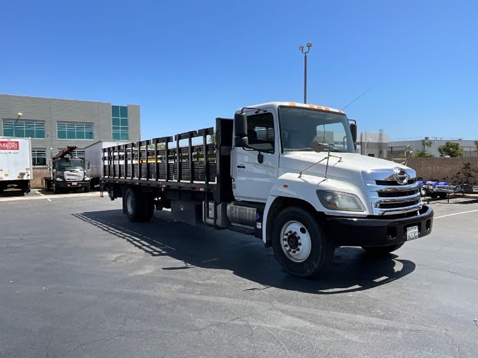 Flatbed Truck-Light and Medium Duty Trucks-Hino-2019-268-Torrance-CA-142,752\n\t\tmiles-$ 51,000 - Image 1