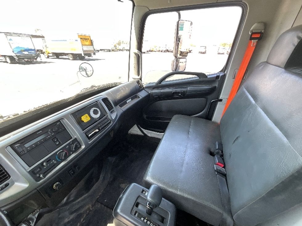 Flatbed Truck-Light and Medium Duty Trucks-Hino-2019-268-Torrance-CA-142,752\n\t\tmiles-$ 51,000 - Image 14