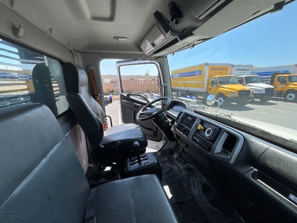 Flatbed Truck-Light and Medium Duty Trucks-Hino-2019-268-Torrance-CA-142,752\n\t\tmiles-$ 51,000 - Image 17