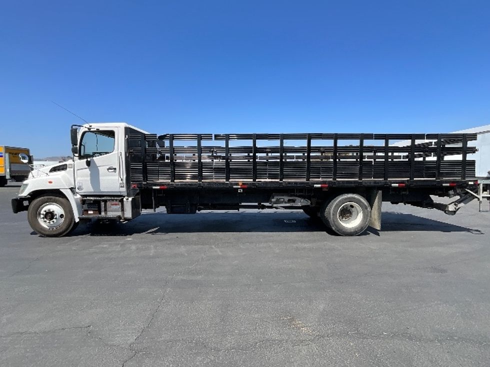 Flatbed Truck-Light and Medium Duty Trucks-Hino-2019-268-Torrance-CA-142,752\n\t\tmiles-$ 51,000 - Image 4