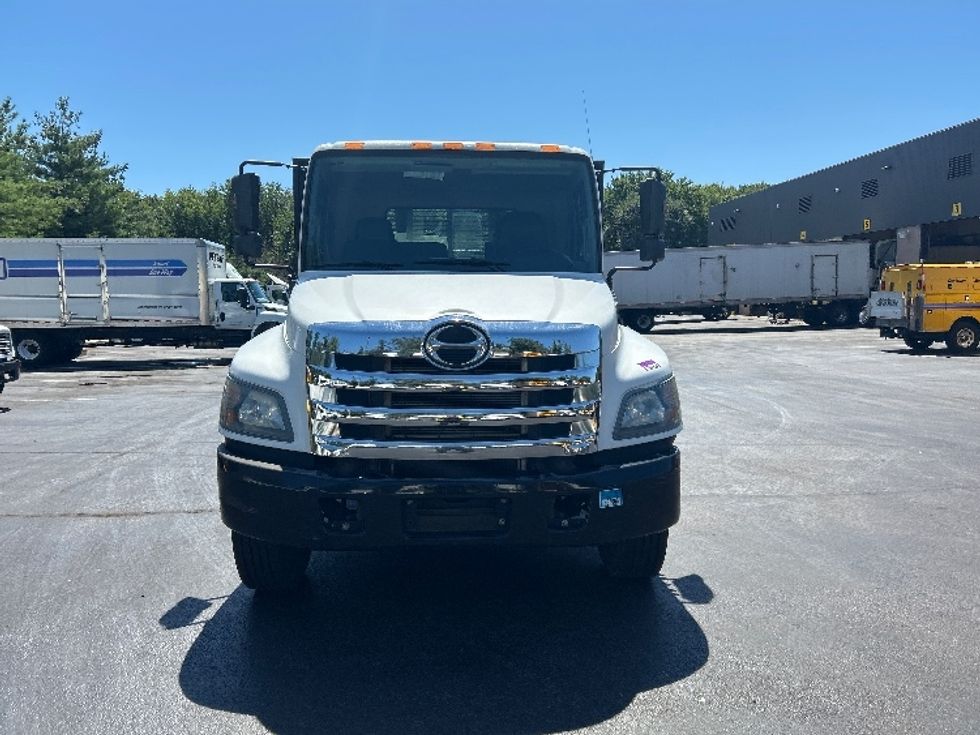 Flatbed Truck-Light and Medium Duty Trucks-Hino-2019-338-Burlington-NJ-141,057\n\t\tmiles-$ 45,750 - Image 2