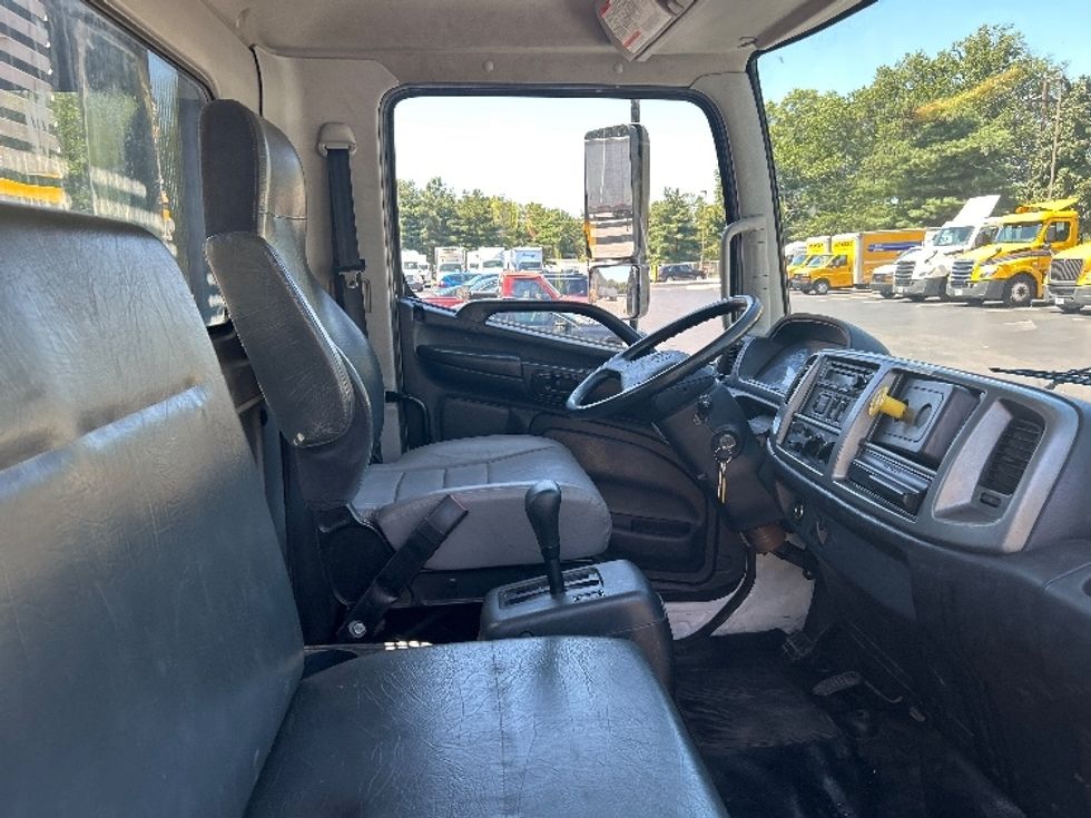 Flatbed Truck-Light and Medium Duty Trucks-Hino-2019-338-Burlington-NJ-141,057\n\t\tmiles-$ 45,750 - Image 20
