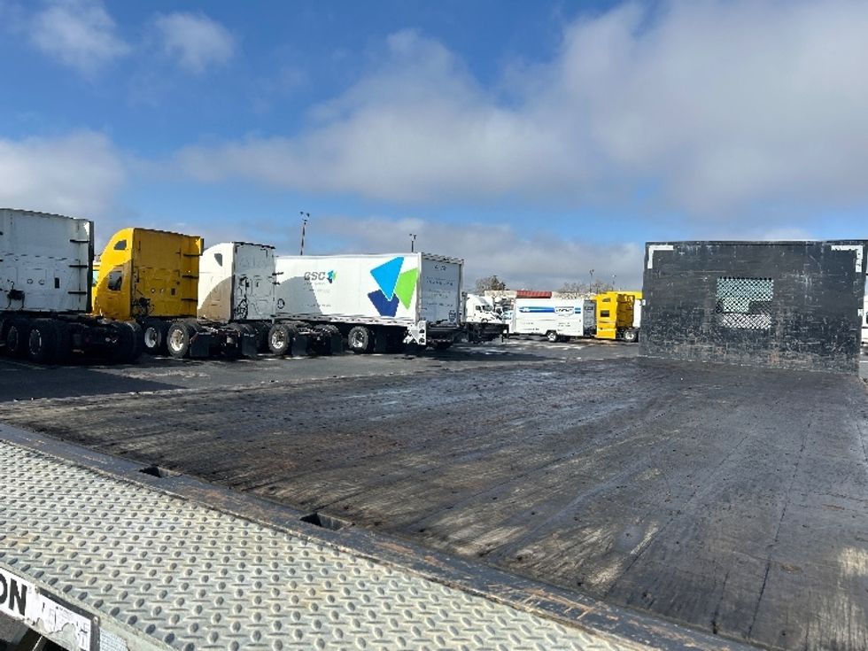 Flatbed Truck-Light and Medium Duty Trucks-Hino-2019-338-Columbus-OH-99,834\n\t\tmiles-$ 57,250 - Image 11