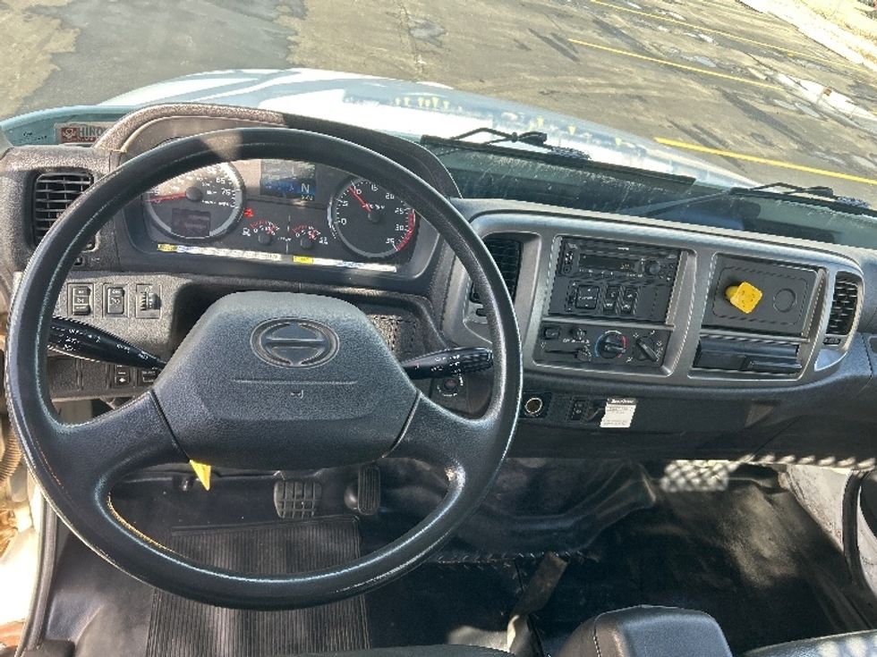 Flatbed Truck-Light and Medium Duty Trucks-Hino-2019-338-Columbus-OH-99,834\n\t\tmiles-$ 57,250 - Image 17