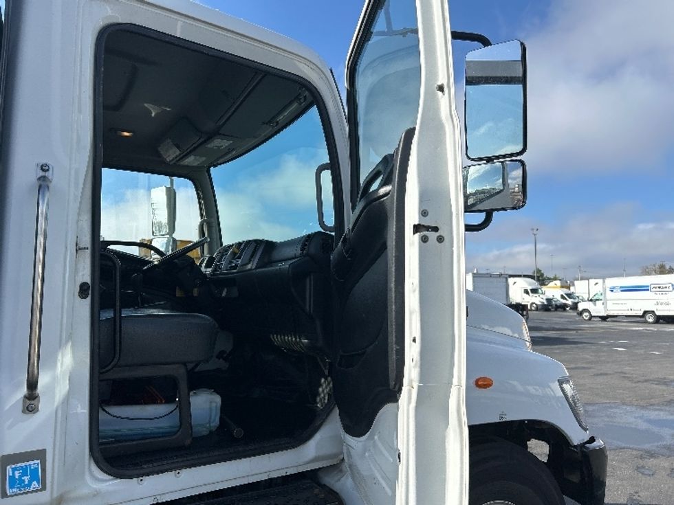 Flatbed Truck-Light and Medium Duty Trucks-Hino-2019-338-Columbus-OH-99,834\n\t\tmiles-$ 57,250 - Image 20
