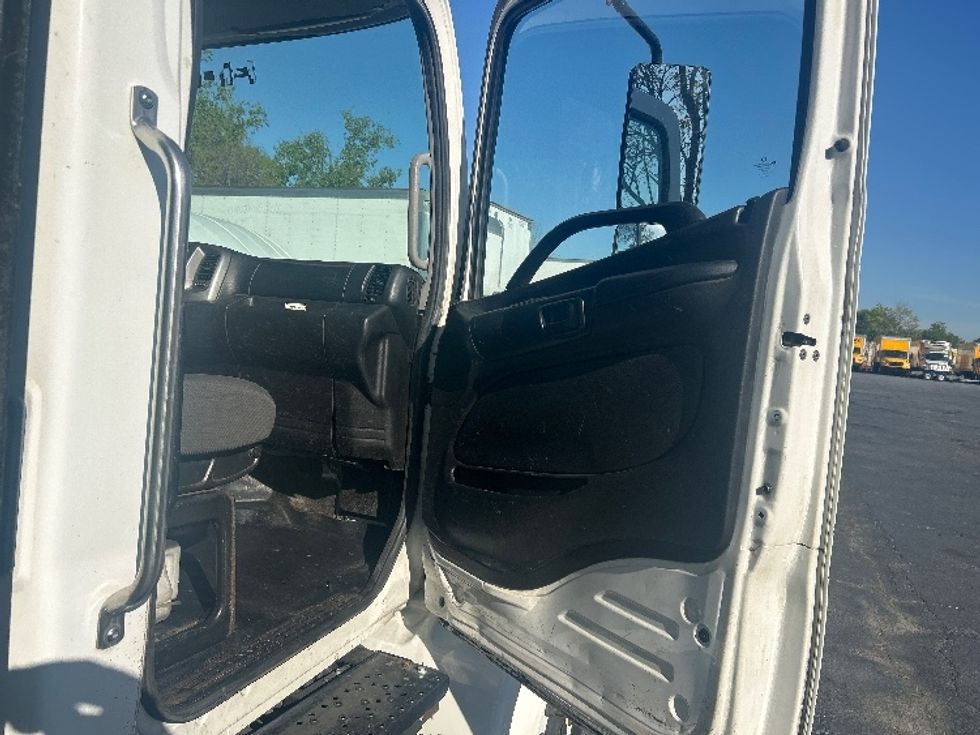 Flatbed Truck-Light and Medium Duty Trucks-Hino-2019-338-Forest Park-GA-151,397\n\t\tmiles-$ 38,000 - Image 17