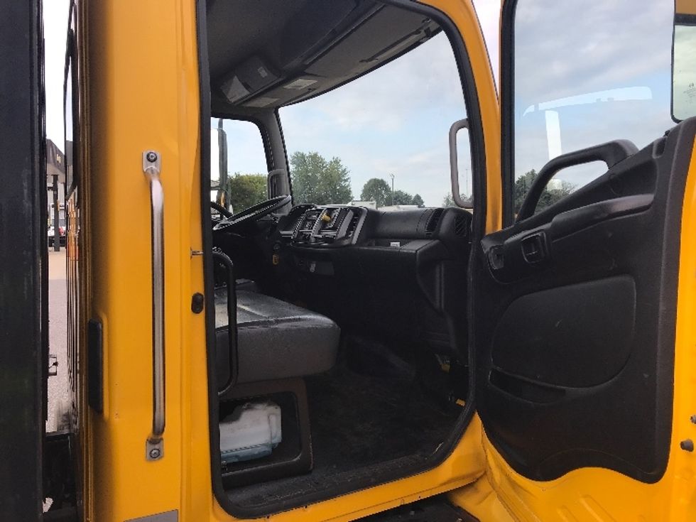 Flatbed Truck-Light and Medium Duty Trucks-Hino-2019-338-Kalamazoo-MI-155,497\n\t\tmiles-$ 46,250 - Image 20