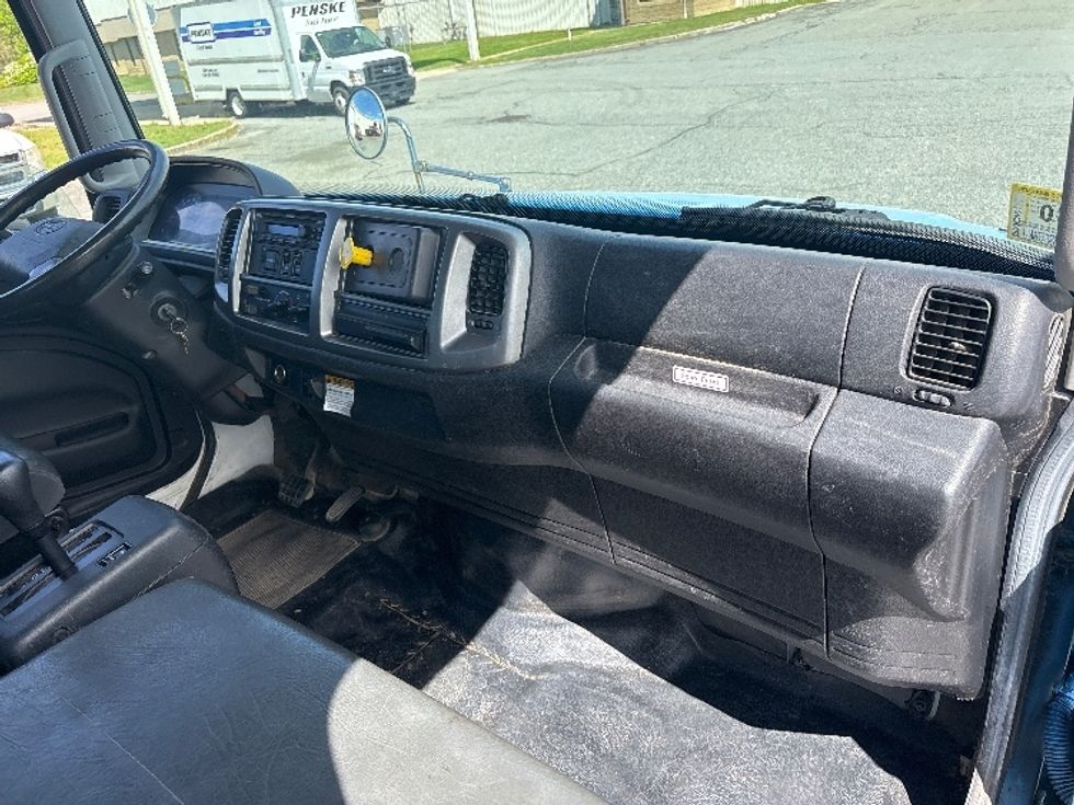 Flatbed Truck-Light and Medium Duty Trucks-Hino-2019-338-Sandwich-MA-250,257\n\t\tmiles-$ 30,750 - Image 19