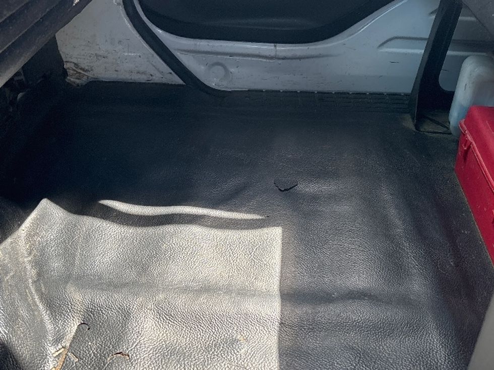 Flatbed Truck-Light and Medium Duty Trucks-Hino-2019-338-Sandwich-MA-250,257\n\t\tmiles-$ 30,750 - Image 24